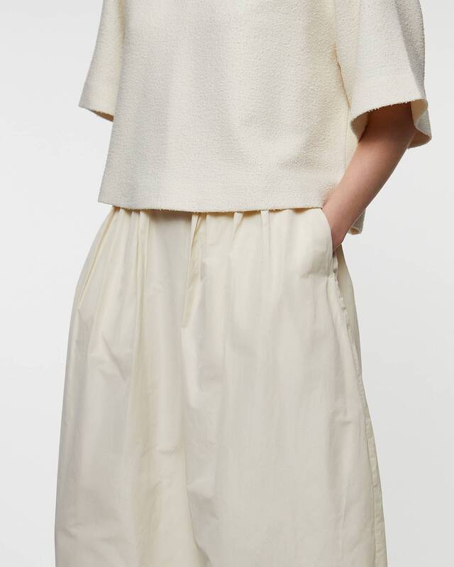Dagmar Skirt Curved Pleated White 38