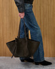 Yuzefi Tote-taske Large Mochi Suede Brown ONESIZE