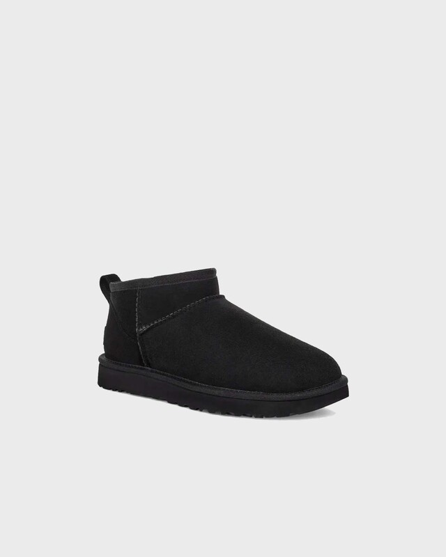 UGG Boots Classic Mini Black US 8 (EUR 39)