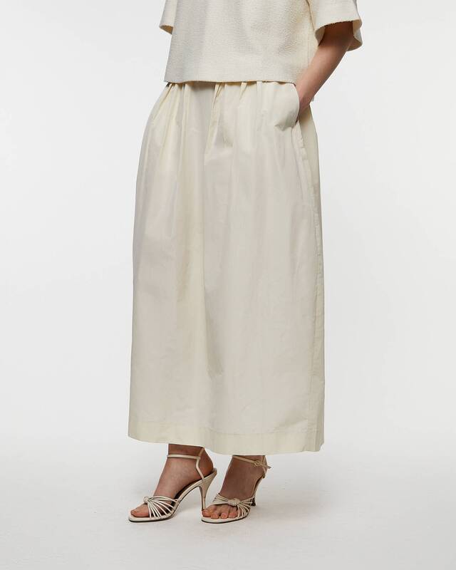 Dagmar Skirt Curved Pleated White 38