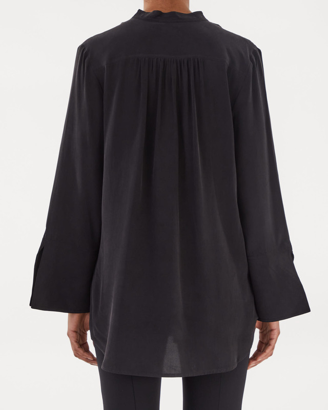 By Malene Birger Blus Flaiy Svart | WAKAKUU