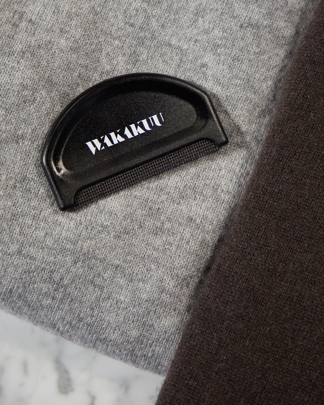 Wakakuu Cashmere Comb  Black ONESIZE