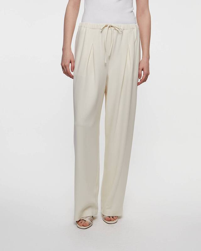 Theory Byxor Pleated Pull-On Pant in Admiral Crepe Beige US 10 (EUR 42)