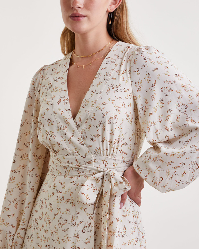 Wakakuu Icons Dress Wrapped Printed Vit XS