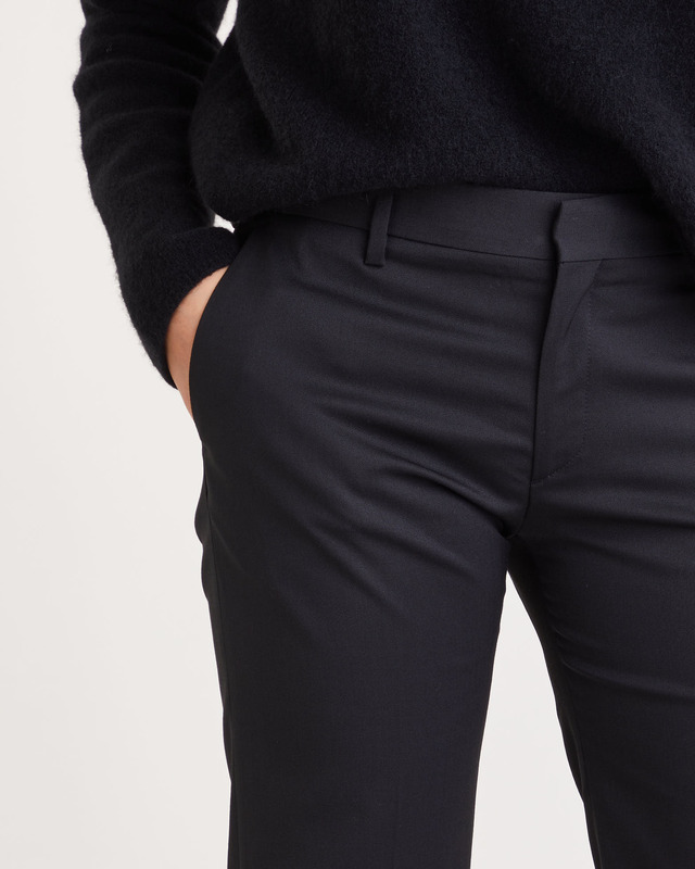 Filippa K Byxor Bootcut Svart 34