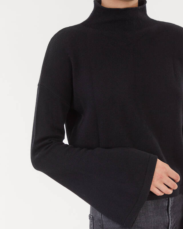 Wakakuu Icons Sweater Hanna Wide Sleeve Knit Svart L