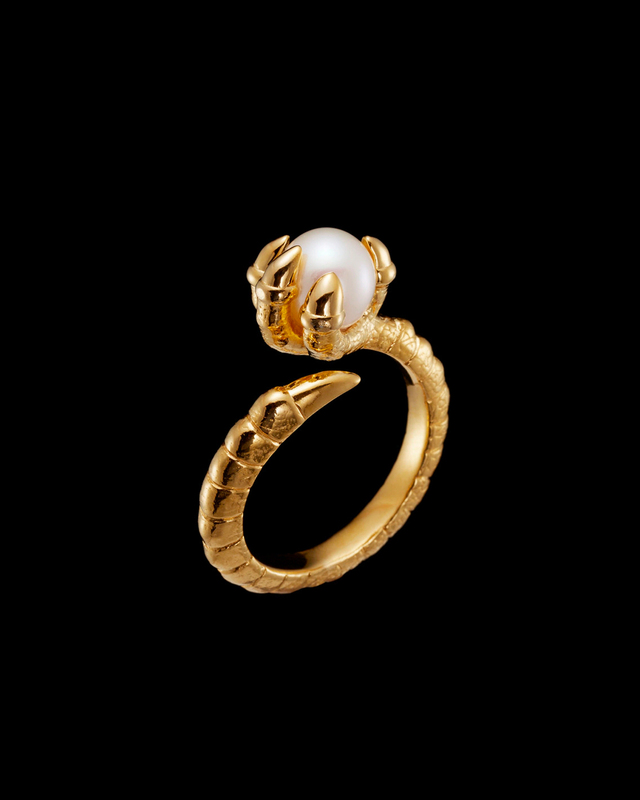 Maria Nilsdotter Ring Claw Pearl Guld 17mm