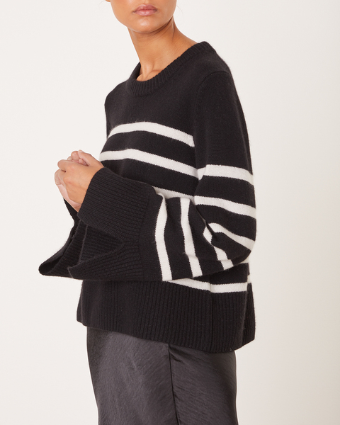 Knitted Striped Wool Sweater Svart/vit 1