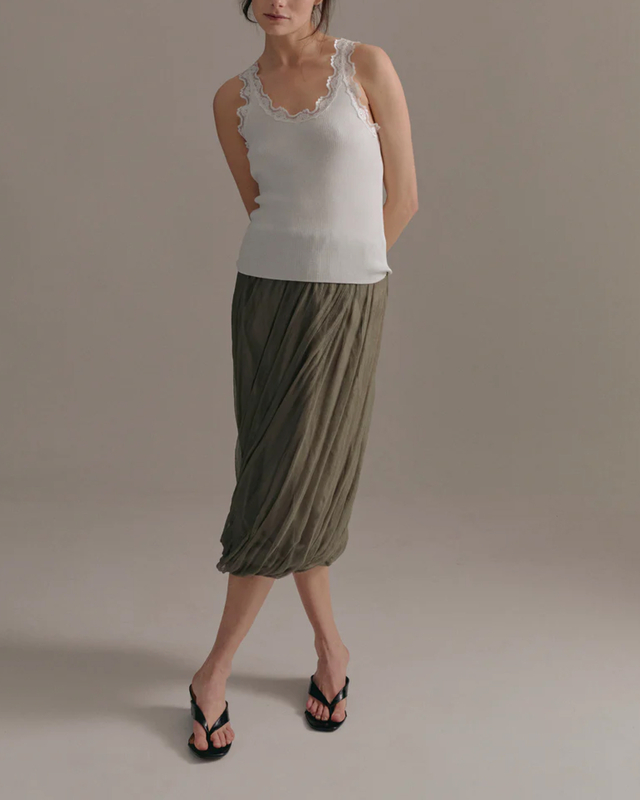 LEONÍ Top Älma Lace-trimmed Ribbed Silk Egg Shell 38