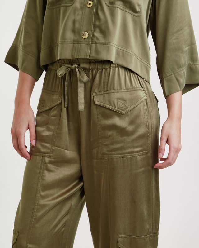 Ganni Byxor Washed Satin Grön 38