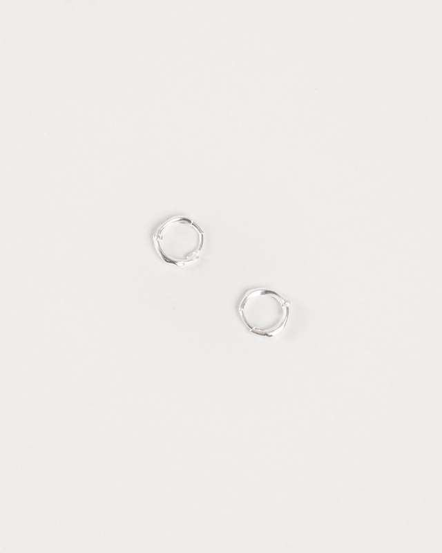 Wakakuu Icons Earrings Huggies silver Silver ONESIZE