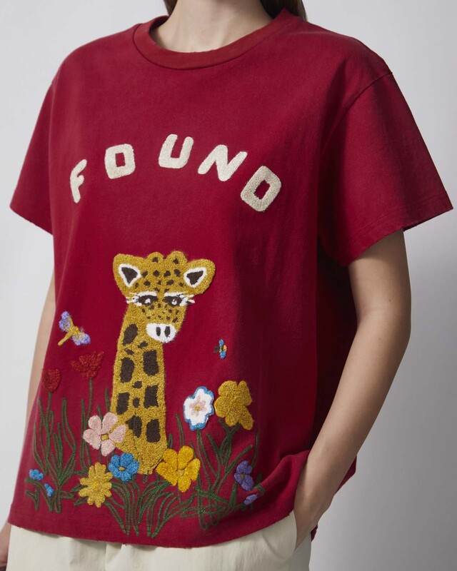 Found T-shirt Wildlife Chenille Embroidered Burgundy XS