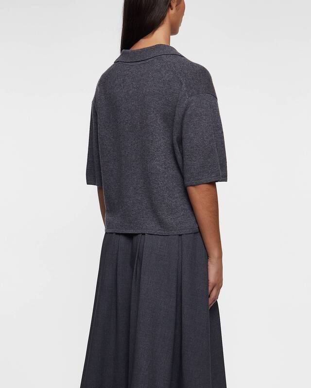 LISA YANG T-Shirt Neela Cashmere Grå 1 (S-M)