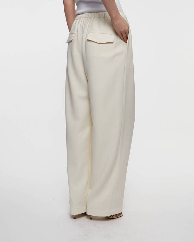 Theory Byxor Pleated Pull-On Pant in Admiral Crepe Beige US 10 (EUR 42)