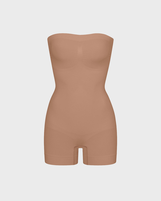 Skims Body Seamless Sculpt Strapless Shortie Sienna M