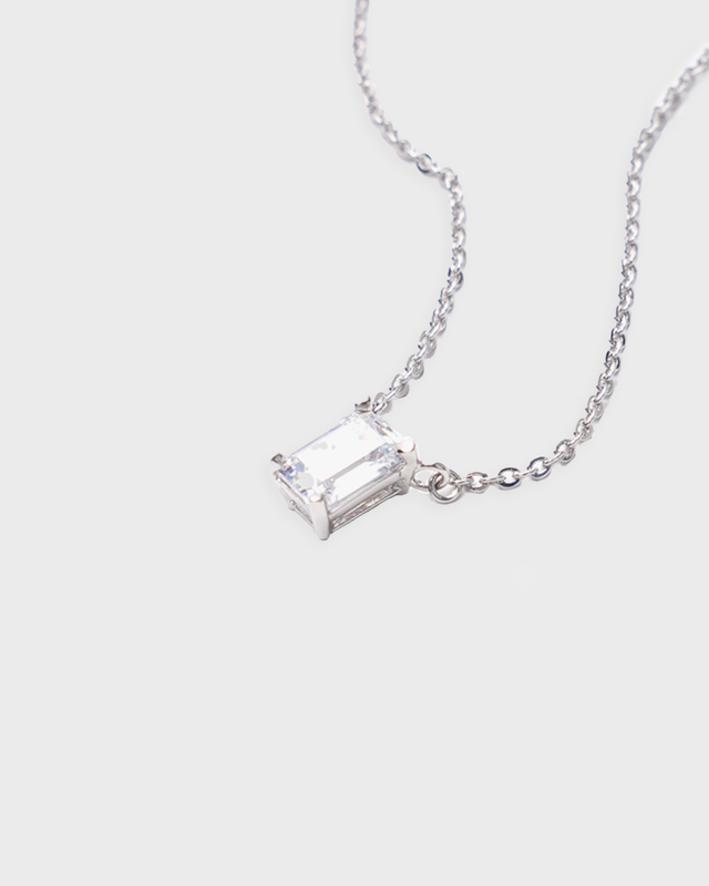 Izabel Display Necklace One Stone Necklace White ONESIZE