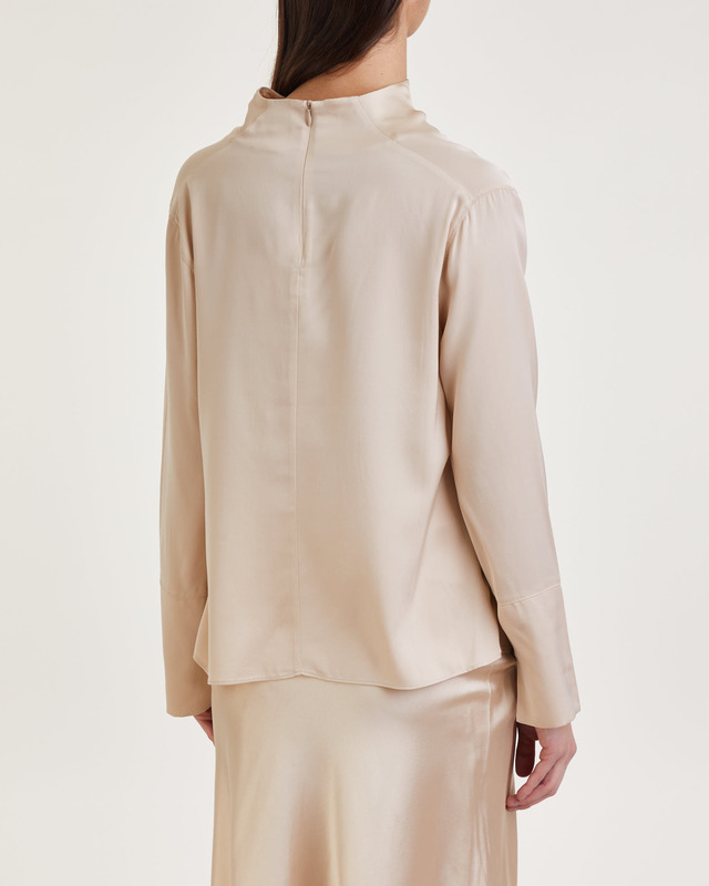 Ahlvar Gallery Blus Ayumi Puder M
