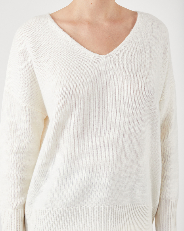 Wakakuu Icons Merle V-neck Knit Offwhite XL