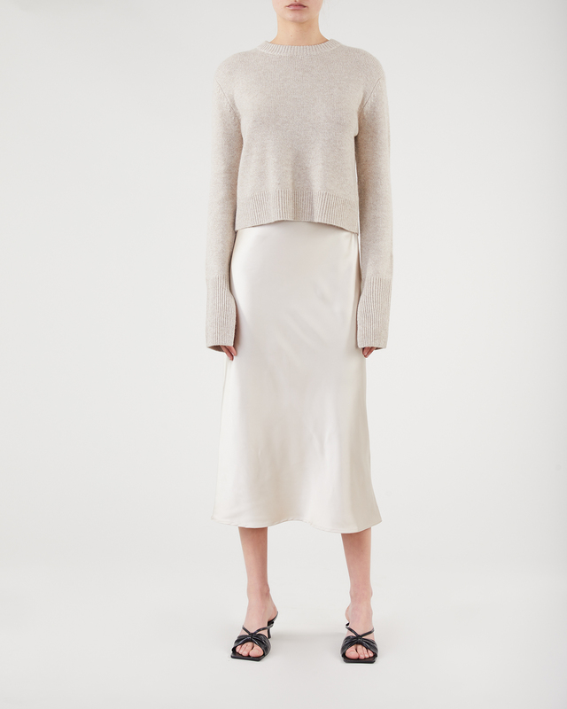 Wakakuu Icons Tröja Olivia Cropped R-neck Sand L