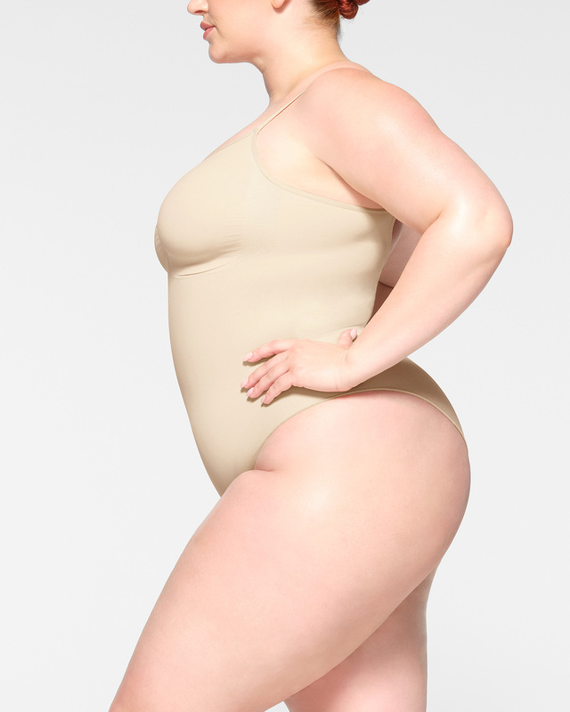 Skims Body Seamless Sculpt Brief Sand L