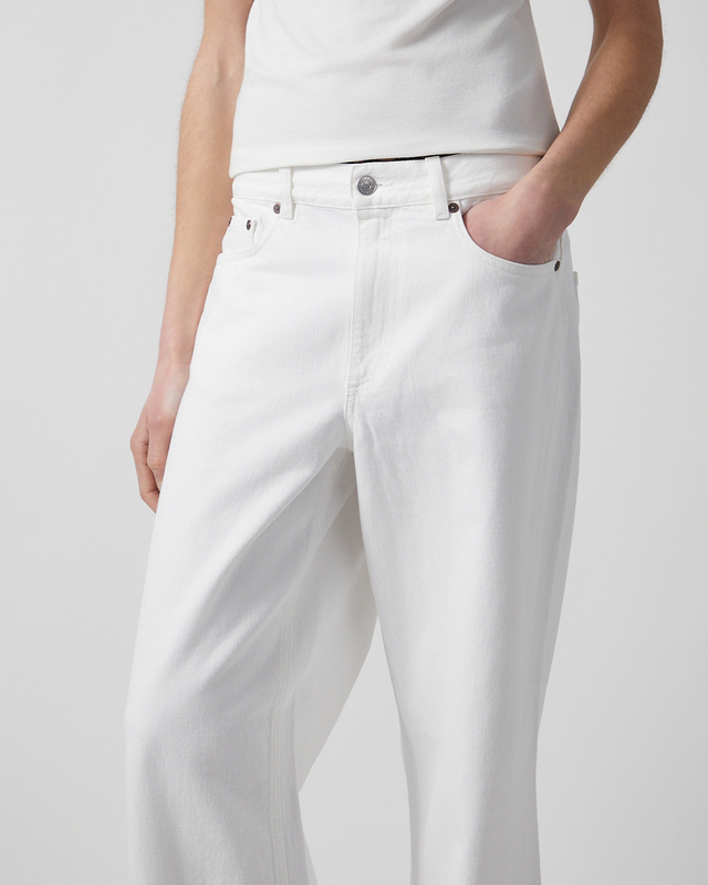 Dagmar White W28/L32