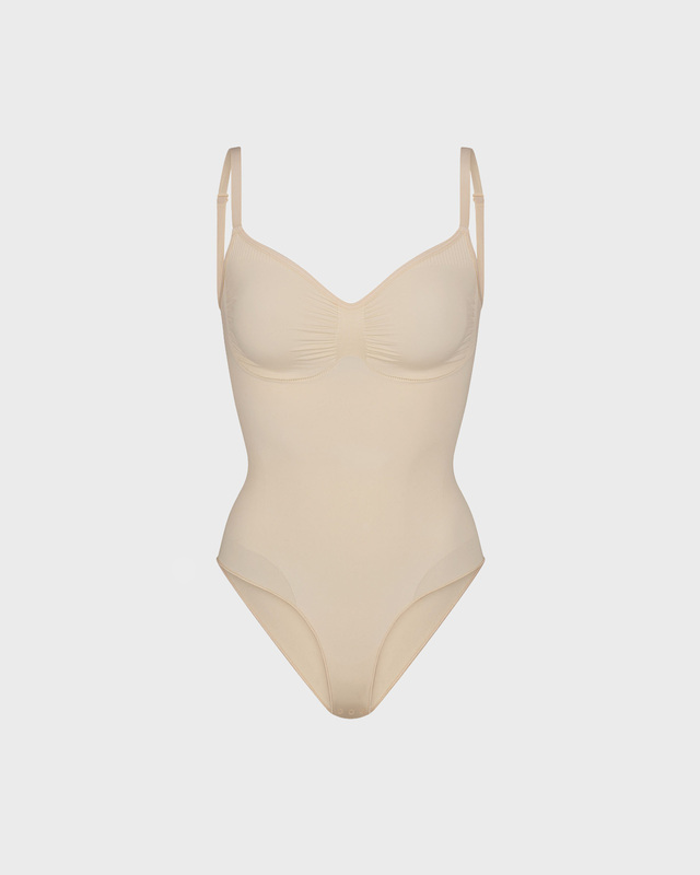 Skims Body Seamless Sculpt Brief Sand L