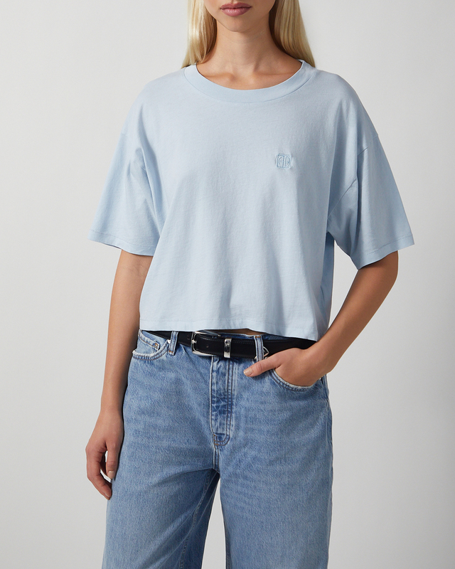 Anine Bing T-Shirt Johnny Cropped Tee Monogram Ljusblå XS