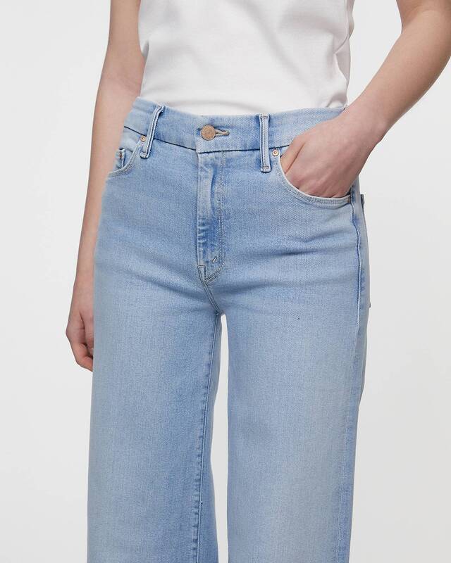 Mother Denim Jeans The Roller Sneak Ljusblå 26