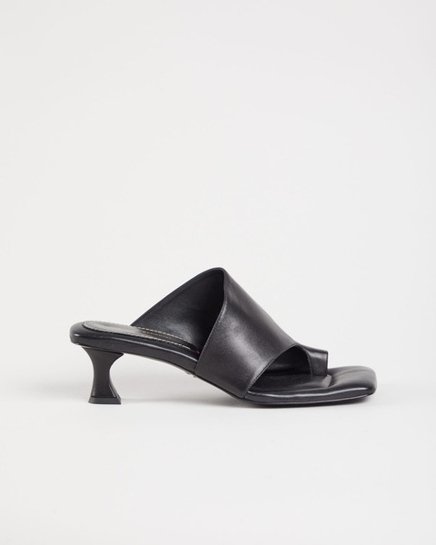 Sandal SQUAREASYMMETRICTOERINGSANDAL Svart 1
