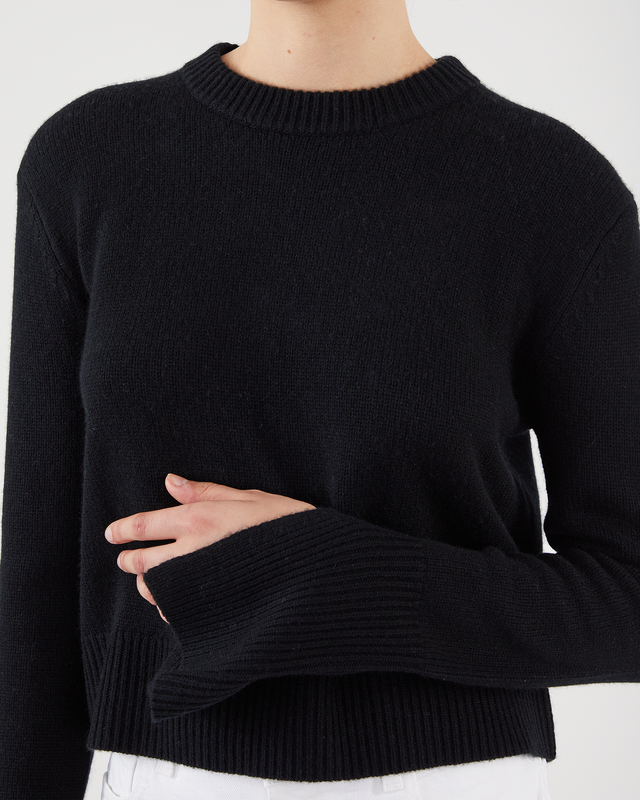 Wakakuu Icons Tröja Olivia Cropped R-neck Svart XS