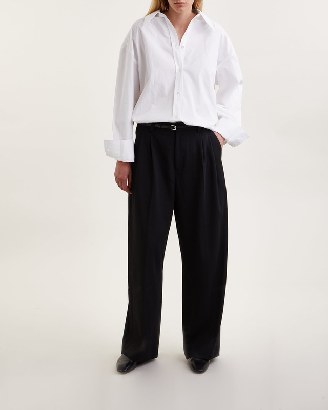 Teurn Studios Relaxedfit pleated trousers Svart 36