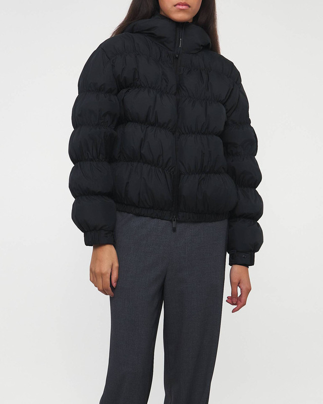 Moncler Jacka Medonte Short Down Svart MONCLER4 (L)