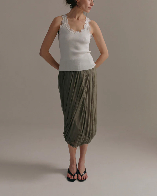 LEONÍ Top Älma Lace-trimmed Ribbed Silk Egg Shell 38
