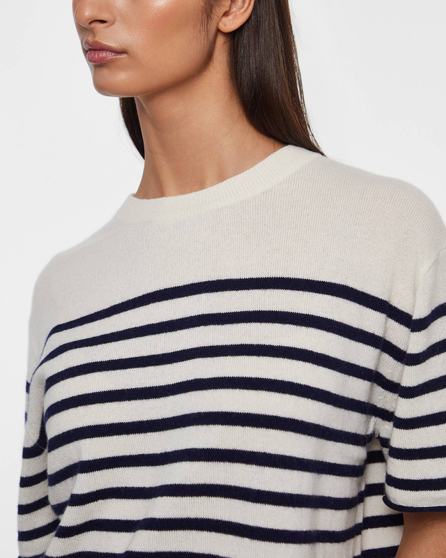 LISA YANG T-Shirt Cila Stripe Cashmere Blå/vit 2 (M-L)