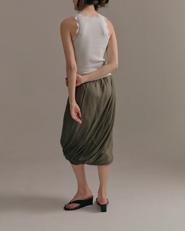 LEONÍ Top Älma Lace-trimmed Ribbed Silk Egg Shell 38