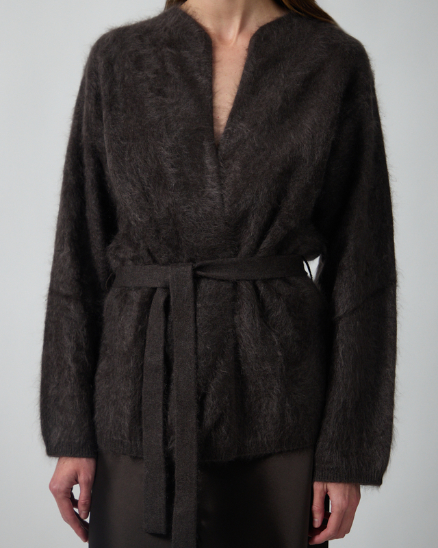 Almada Cardigan Aria  Chocolate L