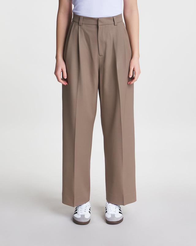 Teurn Studios Relaxed-fit pleated trousers Beige 36