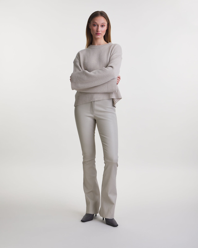 Wakakuu Icons Sweater Elise Greige L