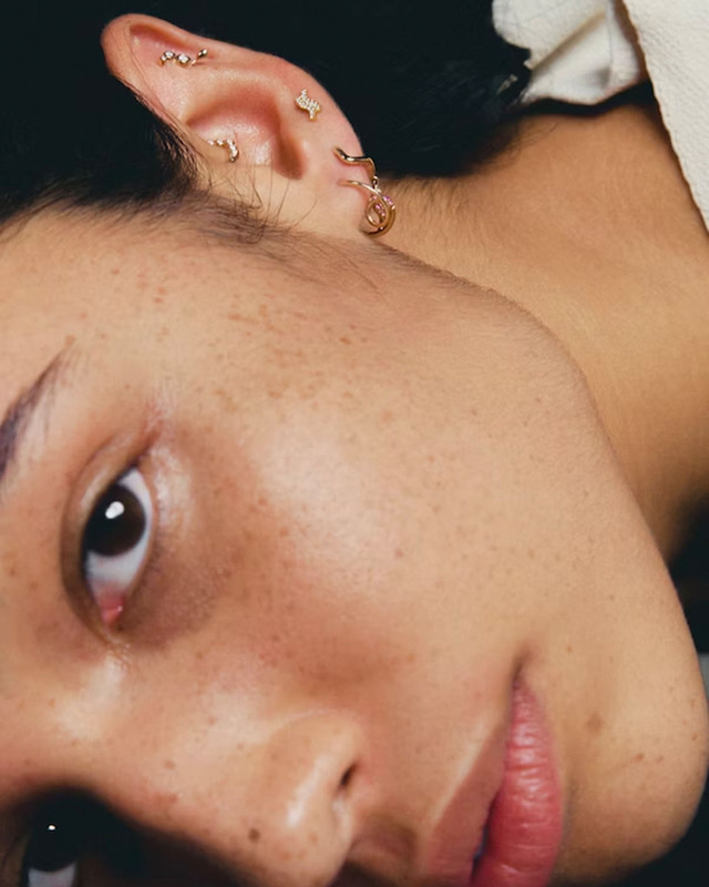 MARIA BLACK Earring Double Diamond Wave Stud Guld ONESIZE