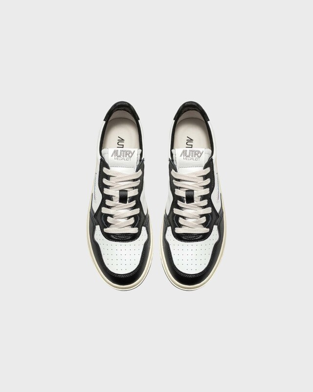 Autry Sneakers Medalist Low Leather Vit/svart EUR 37