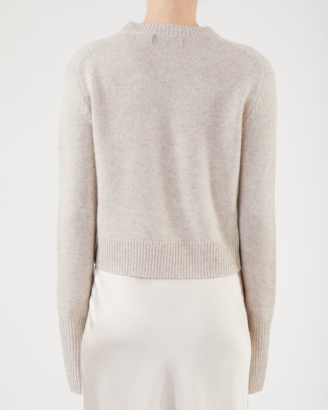 Wakakuu Icons Tröja Olivia Cropped R-neck Sand L