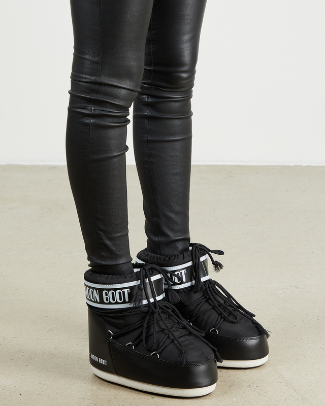 suede boots outfit