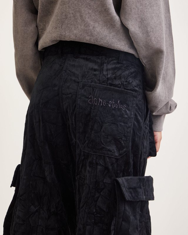 Acne Studios Byxor Cargo Velvet Svart 32