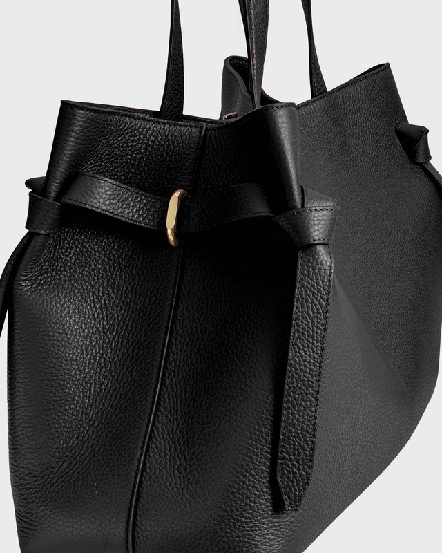 YUZEFI Gyoza Tote Pebble Bag  Black ONESIZE