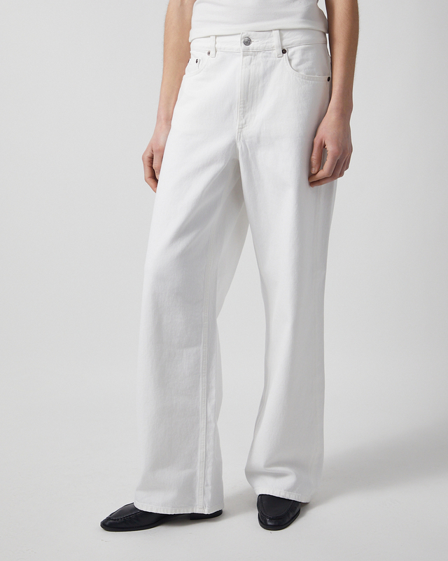 Dagmar White W28/L32