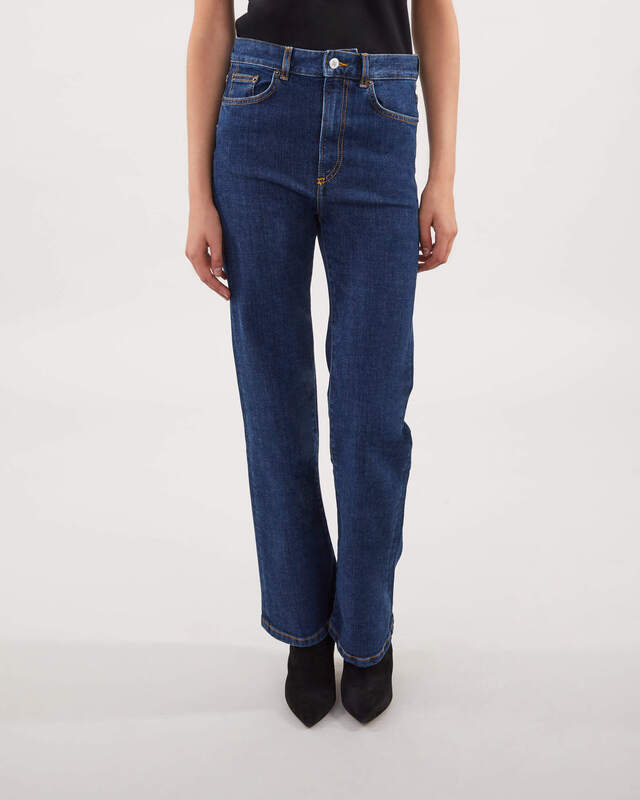 nike black women's joggers
