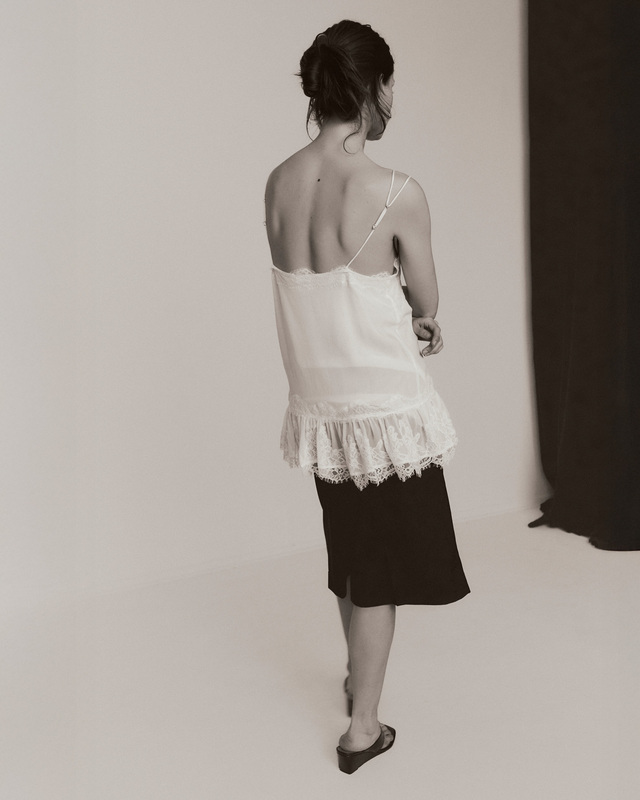 LEONÍ Top Iris Lace-Trimmed  White 34