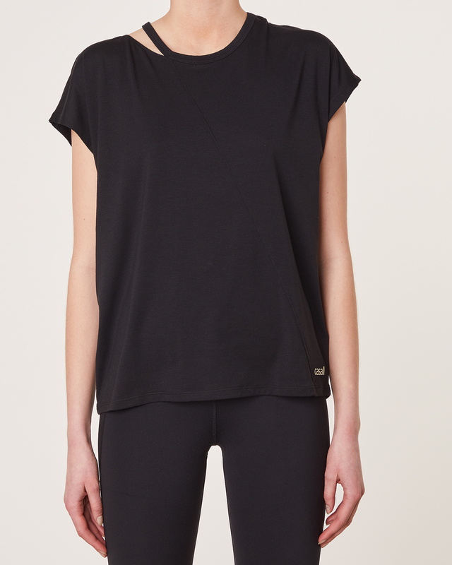 Casall Topp Cut Out Detail Svart 34