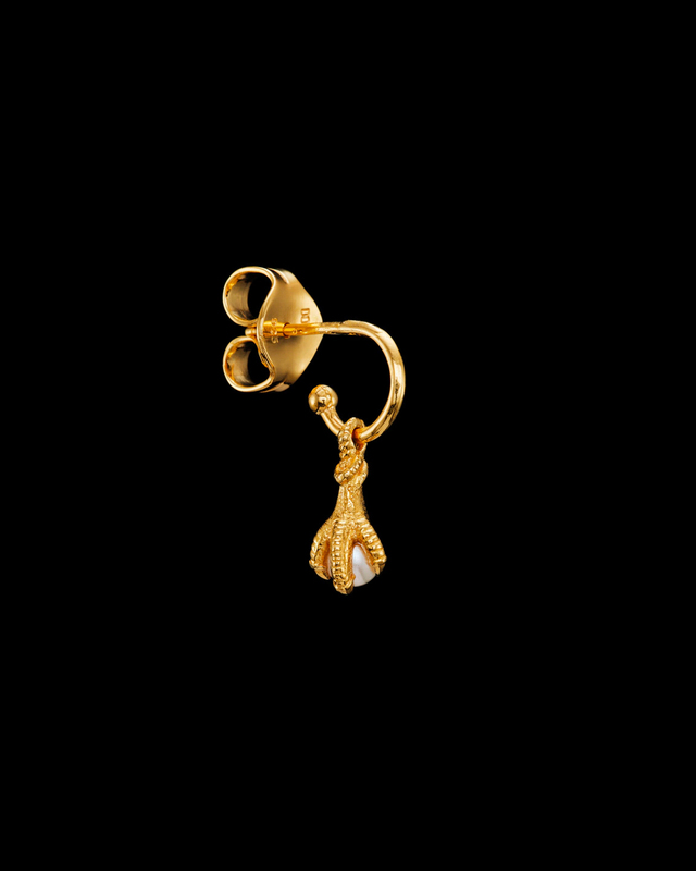 Maria Nilsdotter Earring Tiny Claw Pearl Gold ONESIZE