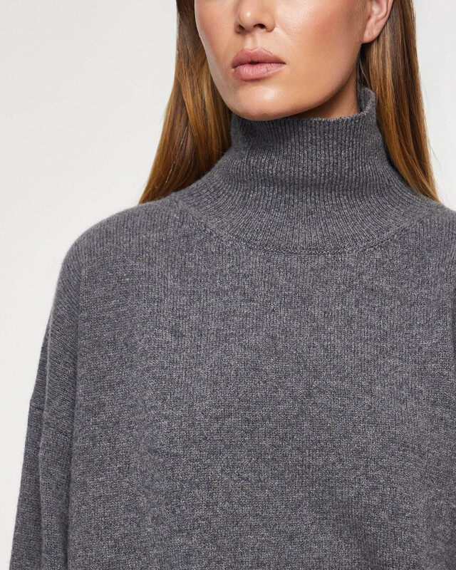 Wakakuu Icons Sweater Fuji Turtleneck Grå M